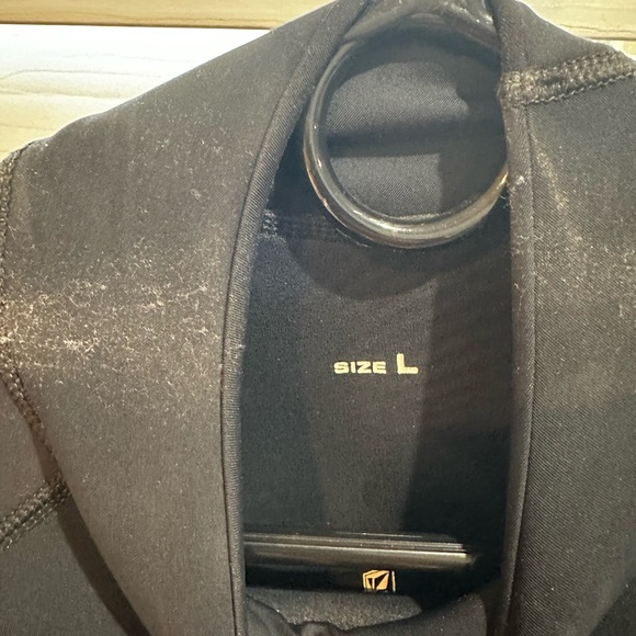 Volcom Men’s Large Rash Guard - Picture 3 of 4